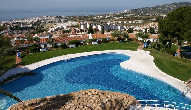 Apartment for 2-3 people with very bright wifi, surrounded by mountains in Nerja