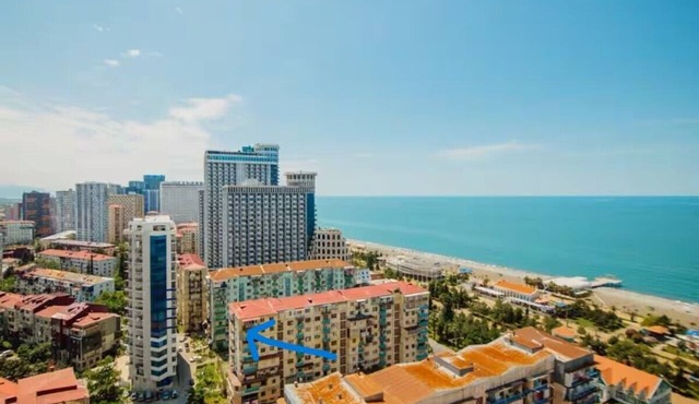 Apartment with a sea view in Batumi, 200 m from the beach