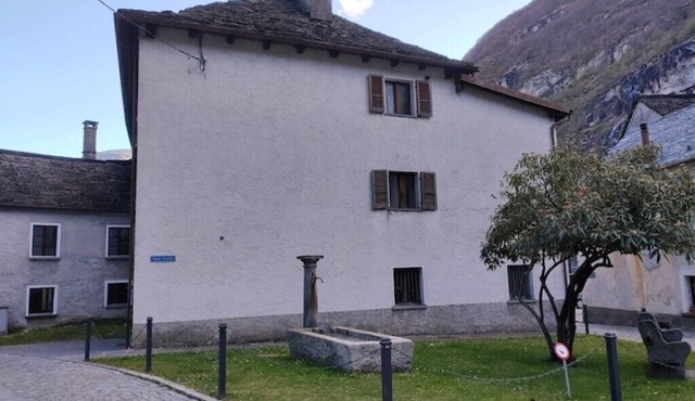 Armonia Edificio Storico del 1563 in Cevio