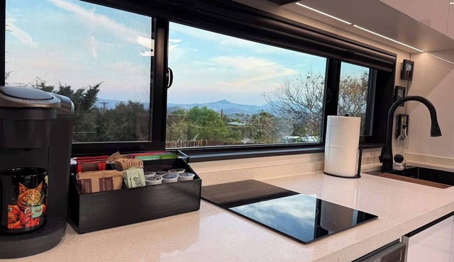 ArtNest: Full Kitchen & bath, Dishwasher, W/D, Firepit, Private, Parking, Safe in Escondido