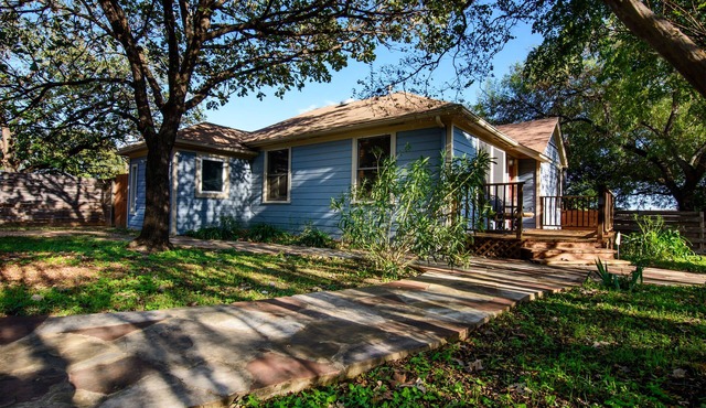 Ask about discounts for longer stays at this Fantastic 3/2 home in Zilker Park in Austin