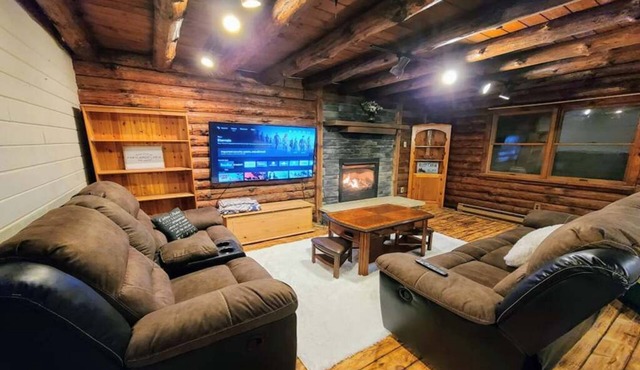 Authentic Log Cabin in the Pocono Mountains in White Haven