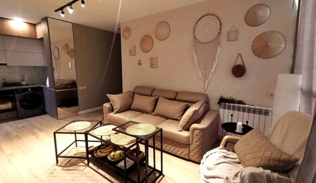 Bali Style Expats Flat: Coffee & Yoga & Work room