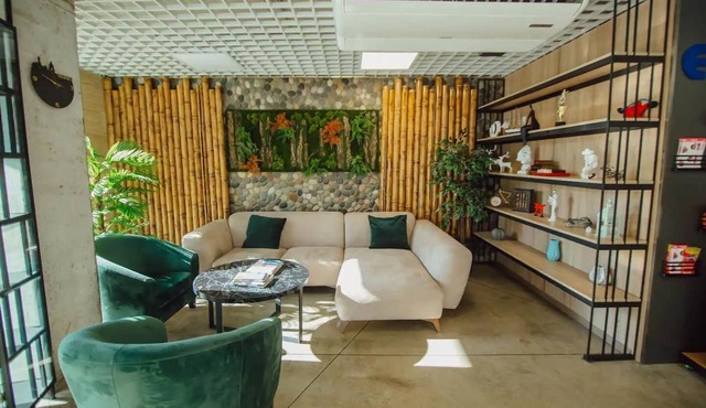 Batumi Studio - Rooftop Pool & Sleeps2