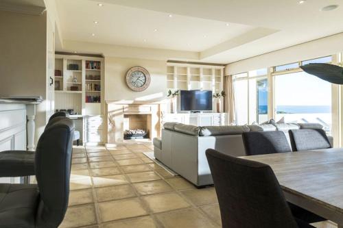 Beach Bliss - Ocean Views - Private Beach Access in Grange