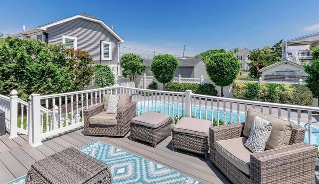 Beach Block Shoreline Retreat with Pool & Fire Pit 1 Minute Walk to Beach in Lower Township