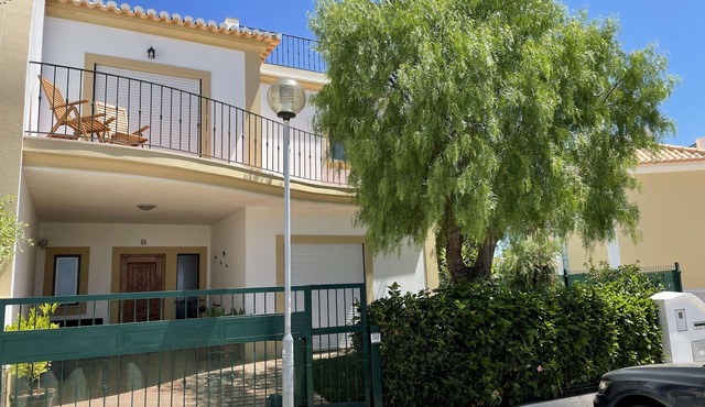 Beach villa with sea view roof terrace for the whole family in Alvor