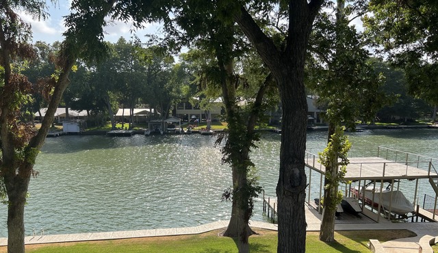 Beautiful Waterfront Home on Lake McQueeney. in McQueeney
