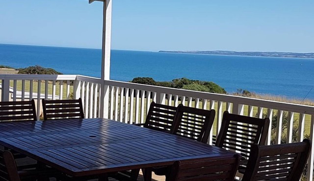 Bella Views - Beach front, WiFi and Foxtel! Availability School Holidays in Ventnor