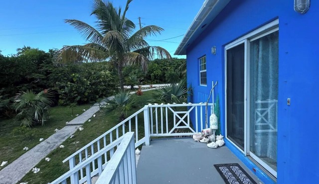 Blue Skies, a Gorgeous Vacation House in Rainbow Bay, Eleuthera in James Cistern