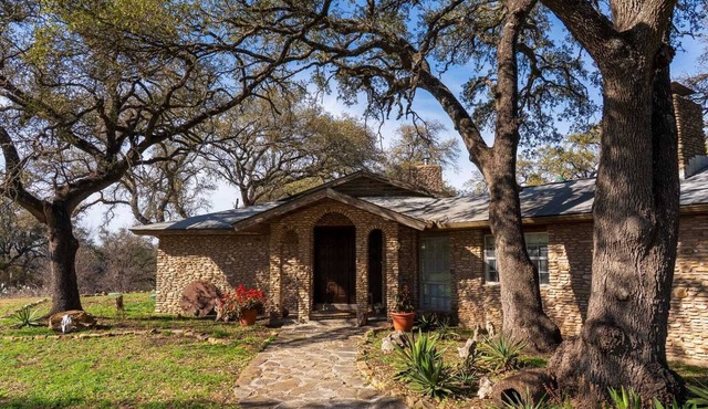 Boutique Farm Stay — Thoughtfully Designed in Georgetown