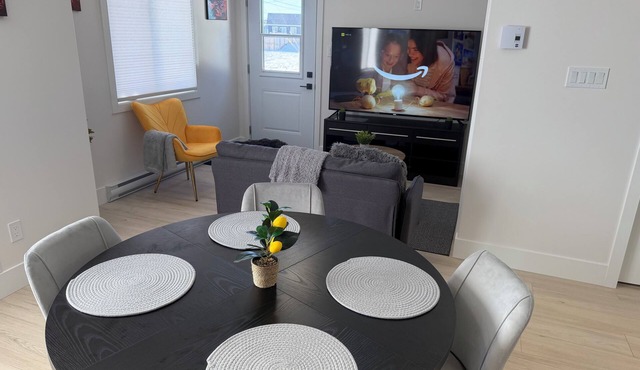 Bright, Modern & Cozy 1 Bedroom Getaway in St. John's