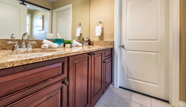 Bright, Spacious Plymouth 4BR - Walk to DT! in Plymouth