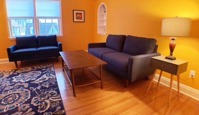 Business Friendly, Couple Friendly, Great Neighborhood, Minutes from the Falls! in Niagara Falls