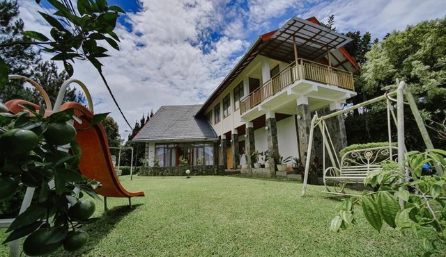 Callming 4 bad room villa with private pool at Jawa Barat in Jawa Barat