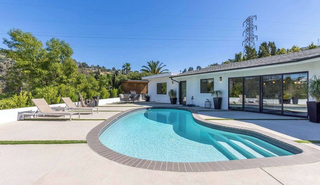 Casa Dona by Oraklus in Los Angeles