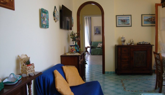 CHARMING APARTMENT WITH TERRACE EQUIPPED A FEW MILES FROM SORRENTO in Meta