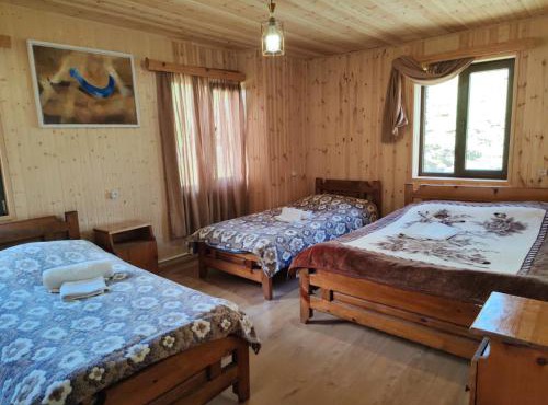 Chazhashi Guesthouse - Rooms with Private Bathrooms
