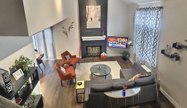 Chic Dtwn Indy Home, Close to Massachusetts Ave, with Private Garage & Courtyard in Indianapolis