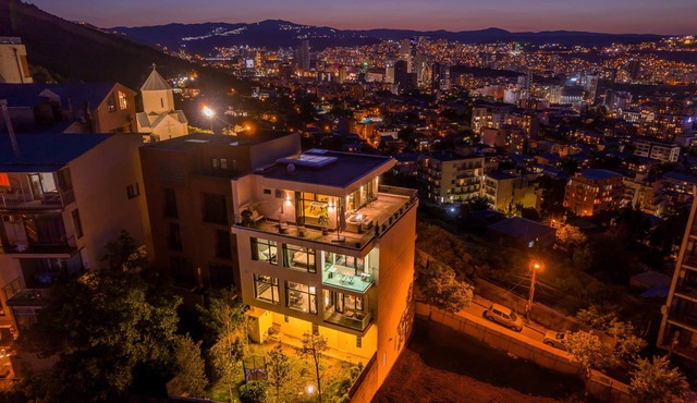 Cityscape Retreat: The View