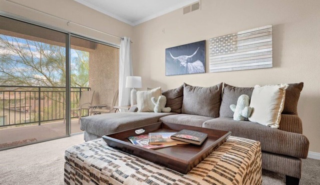 Comfortable Henderson Condo With Strip Views in Henderson