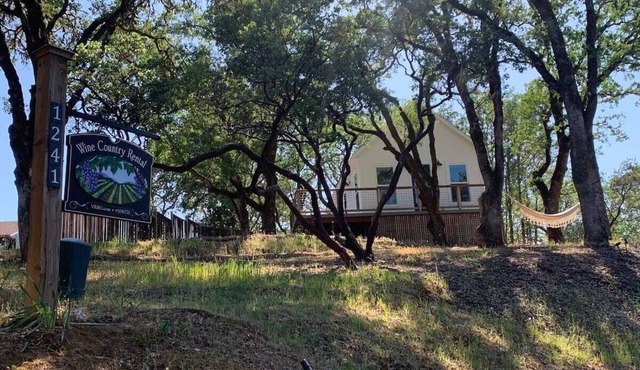 Cozy Wine Country Rental Close to Downtown Hopland in Hopland
