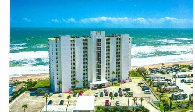DIRECT BEACH FRONT CONDO! PANORAMIC OCEAN VIEW! NO DRIVE BEACH! in Ormond Beach