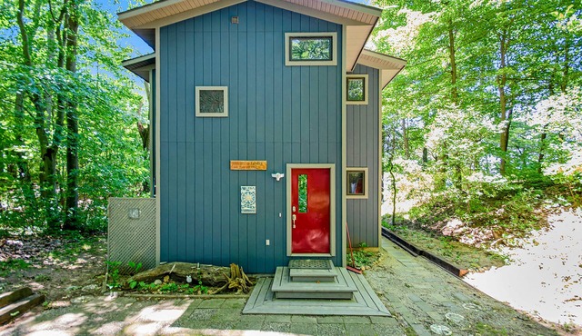 Dog-friendly home with lake views, wood stove, kayaks/SUPs, & W/D in Coloma