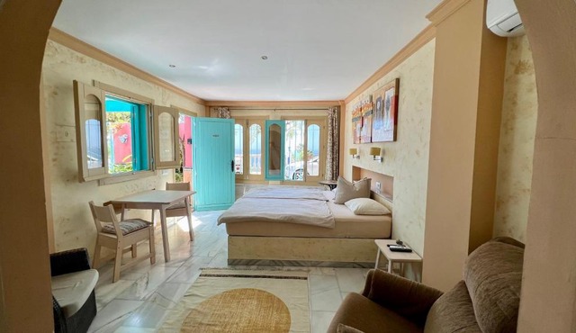 Dog-Friendly Studio with partial seaviews in Maro in Maro