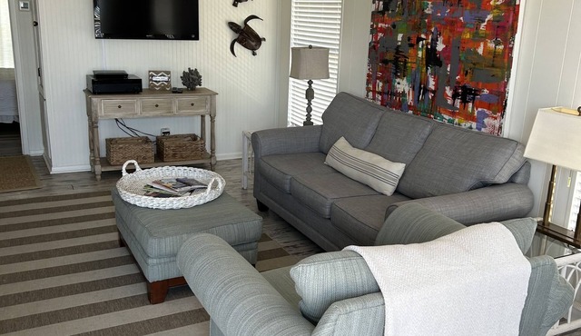 East End -Beach Oasis- St. George Island. Beach Condo/Full Sized Swimming Pool in St.George Island