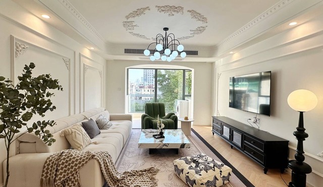 Eastern Hub - Chic 3-bedroom Apartment with free WiFi, AC in Xintiandi Area in shanghai
