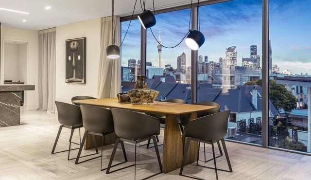 Edition Penthouse | Breathtaking Views | Carpark in Auckland