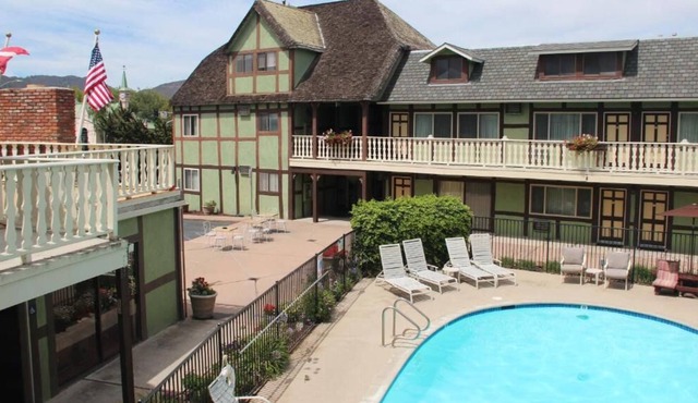 Explore Solvang! 3 Relaxing Units, FREE Parking & BFast, Near Santa Ynez River! in Solvang