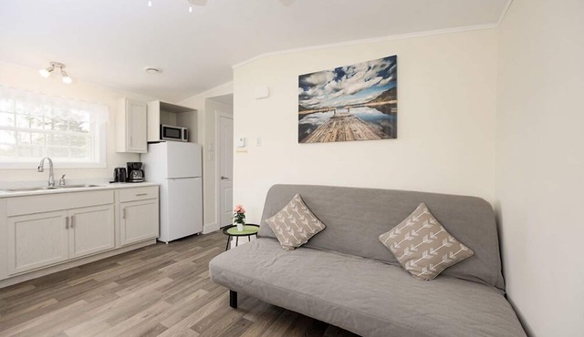 Fiddlers Green Country Cottages in Brackley Beach