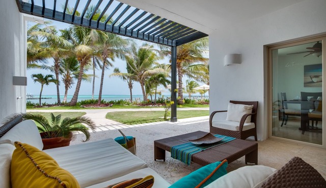 Flash Sale! Beachfront Villa: Modern Oceanfront Luxury- Ambergris Caye in Belize
