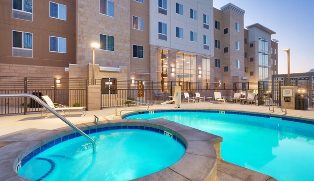Free Breakfast. Pool & Hot Tub. Gym. Your Next Vacation! in Lehi