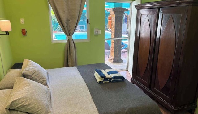 Friendly Chelem Poolside Apartment! in Chelem