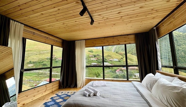 Gorgeous 1-bedroom cabin in peaceful Juta for a cozy escape