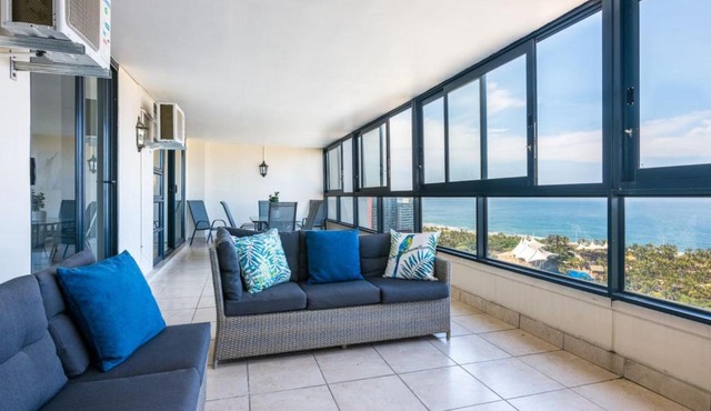 Gorgeous 172 Spinnaker Two Bed with Sea Views in Durban