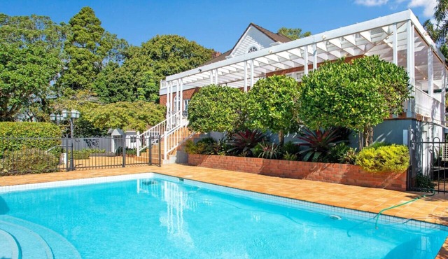 Grande Vista 5Br Manor with Pool & Mt Eden Views in Auckland Central Suburbs