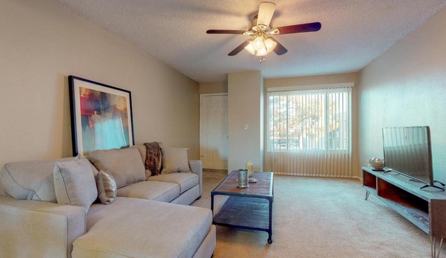 Hamptons Villa in Mesa