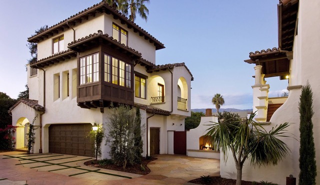 Harbor Retreat - Classically Modern at West Beach in Santa Barbara