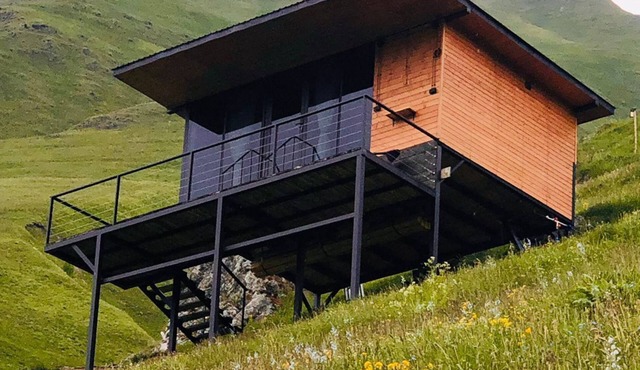 HIKING Cottage