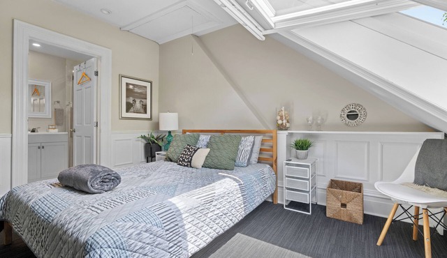 Historic Old South District Aft Castle Suite in Halifax