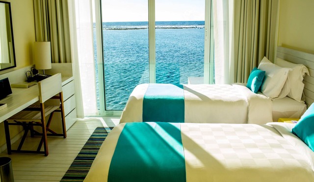 Holiday Inn Resort Kandooma Maldives by IHG