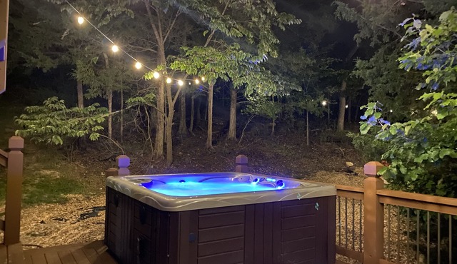 HOTTUB💦CornHole🎱POOLTABLE🔥Pit LAKE🎣SHOWS🎸GOLF⛳️SHOP in Branson