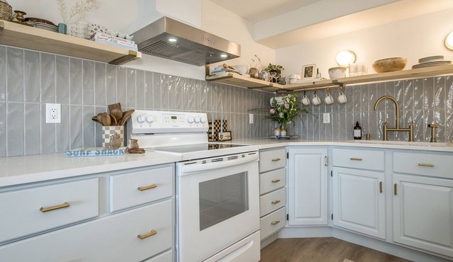 Idyllic Lakefront Retreat 20 mins from Halifax in Williamswood
