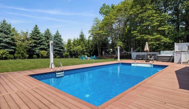 Juniper Presents: Pet-Friendly Home - Hot Tub,Pool,Firepit,Kids Area in Grand Beach