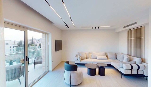 KING DAVID RESIDENCES-Luxurious Apartment with JLM walls Views in Jerusalem