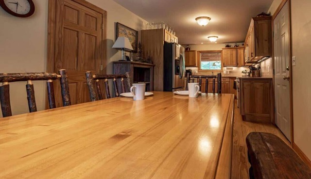 Lake Superior Cabin,4BR,Sleeps 8, Beach, Fireplace in Paradise
